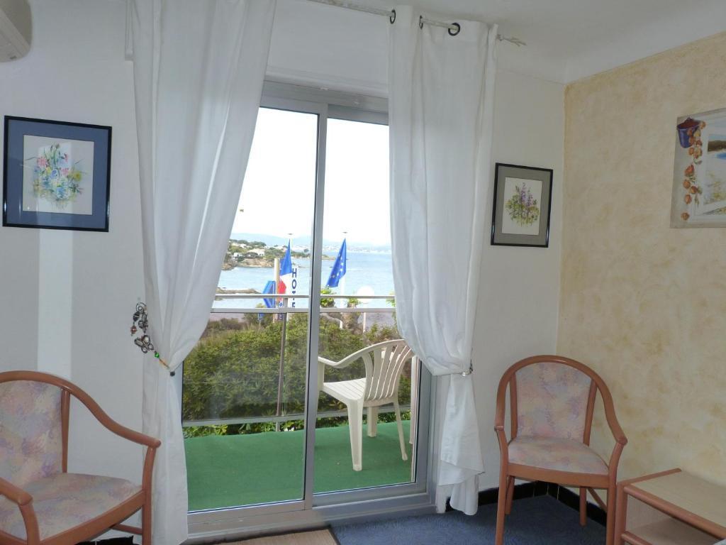Hotel La Caravelle Fréjus Szoba fotó