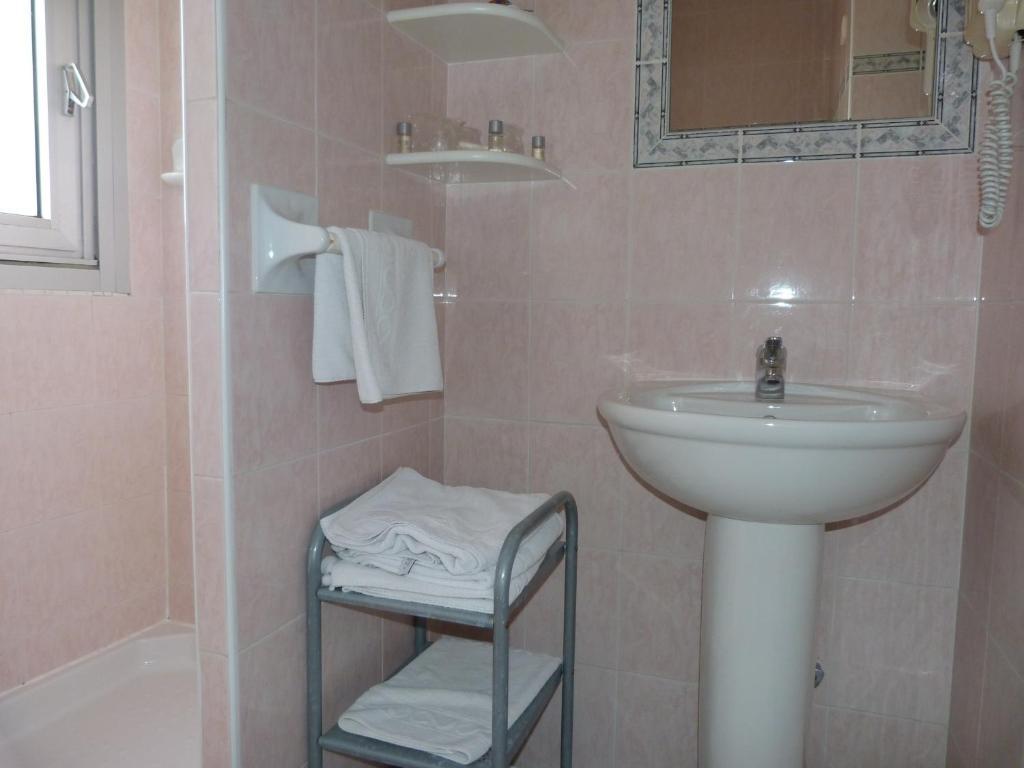 Hotel La Caravelle Fréjus Szoba fotó