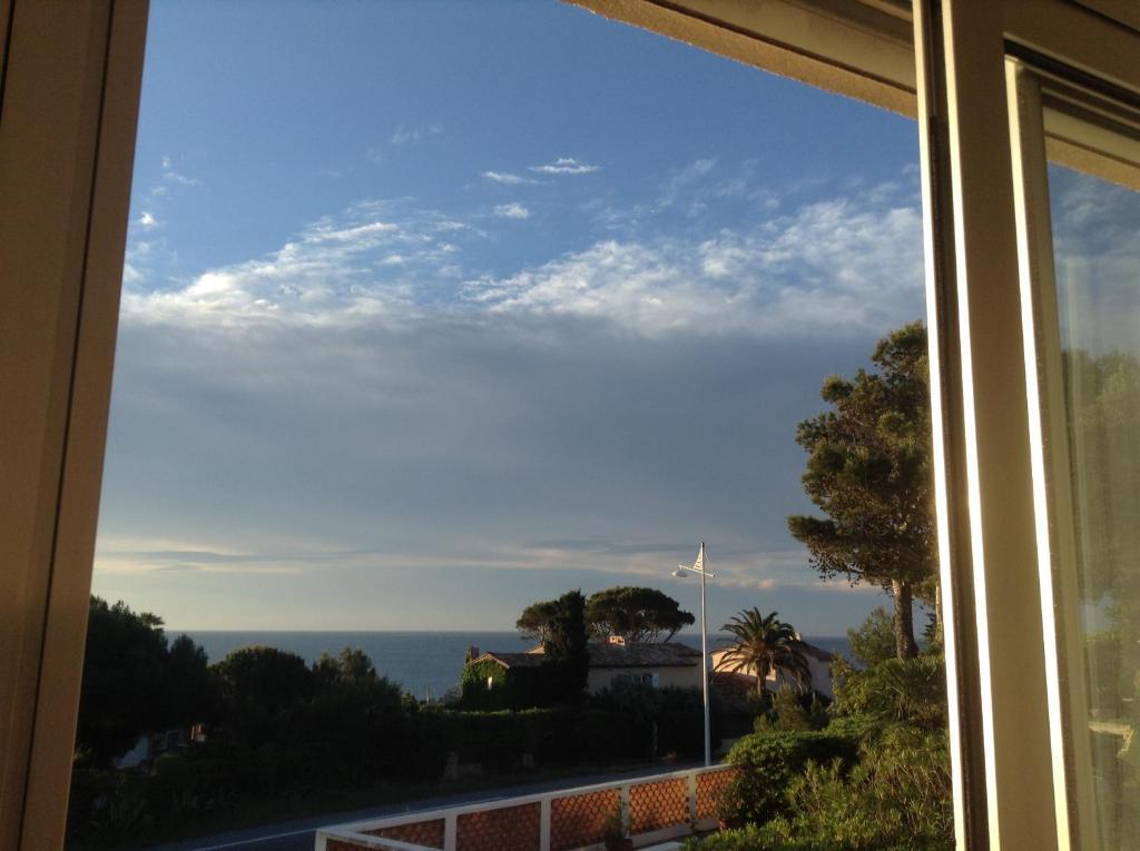 Hotel La Caravelle Fréjus Kültér fotó