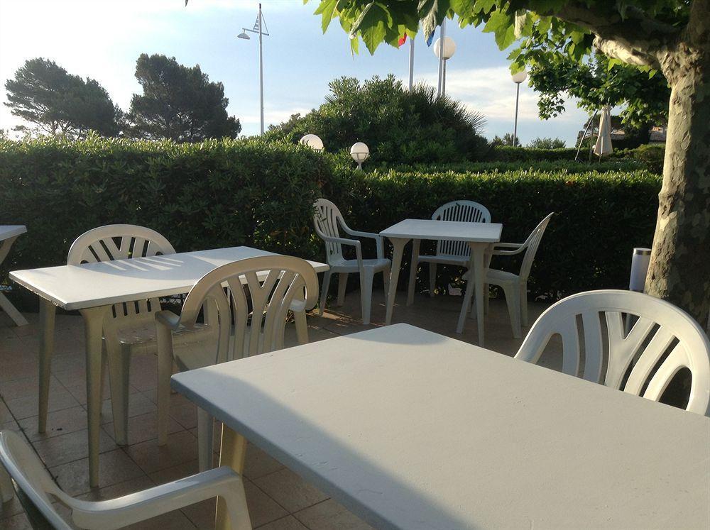 Hotel La Caravelle Fréjus Kültér fotó