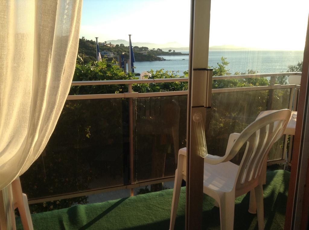 Hotel La Caravelle Fréjus Kültér fotó